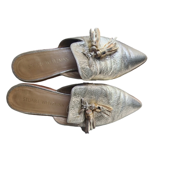 Stuart Weitzman gold loafers with tasstles. 6.5 M - Picture 2 of 5